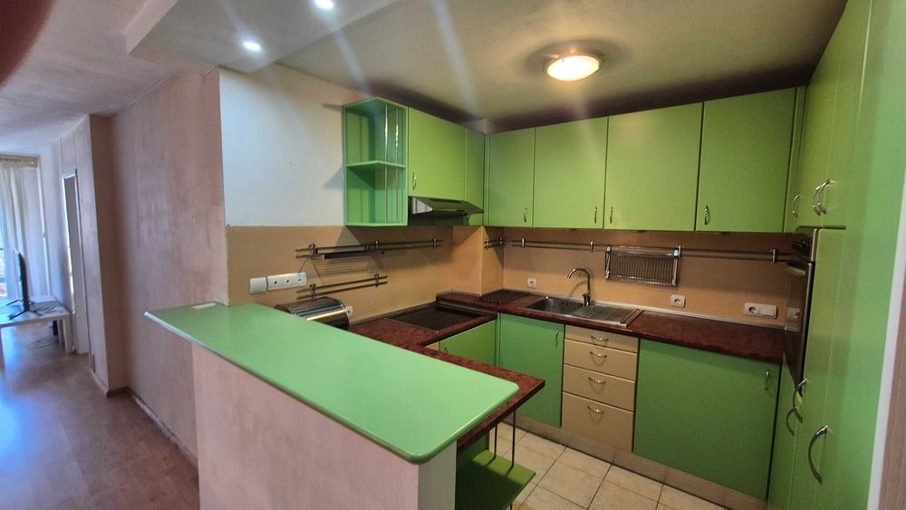 Дава се под наем Тристаен апартамент в София, Център - 111 кв.м за 1346.4 € - Снимка #2