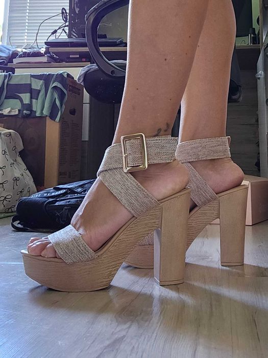 Сандали на платформата