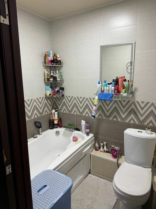 Квартира продаётся. Чиланзар 24 квартал 3/3/4 меб тех ор кафе Москва