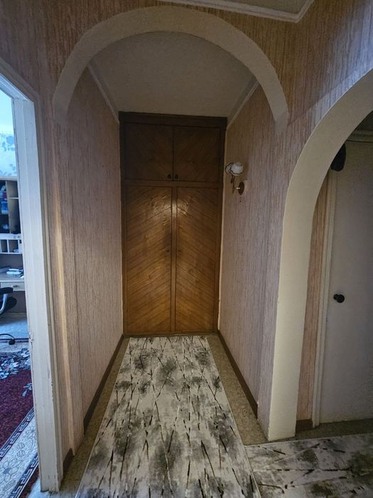 Сотилади ТТЗ-4    3/2/4   балкон 2х6.