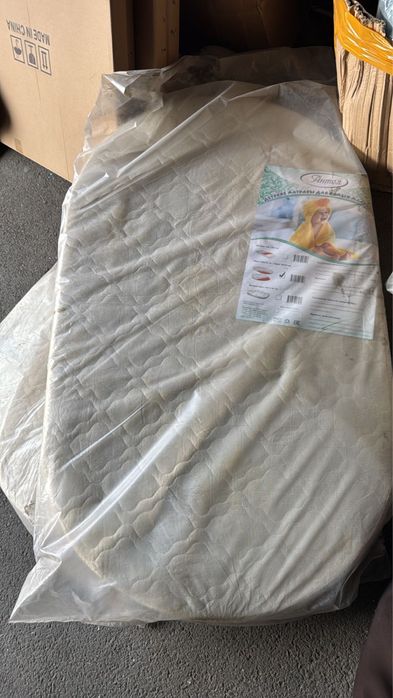Продам детский  матрас  ( 2 шт)