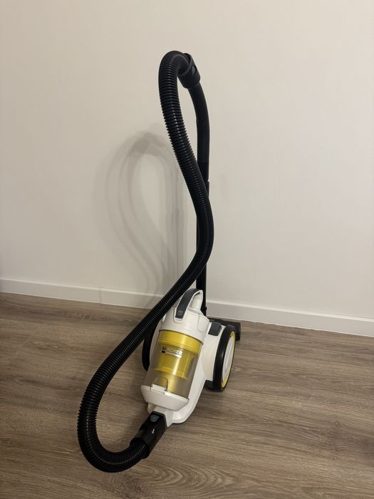 Пылесос Karcher VC 3 Plus