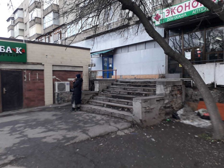 Магазин 680 м2 на первой линии