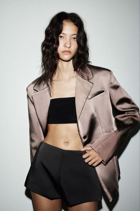 Сатенен блейзър/сако на Zara с гол гръб, размер  М, нов с етикет