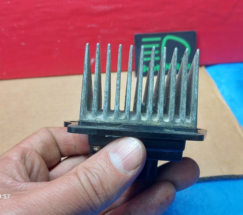 Реастат печки резистор Мазда 626 птичка