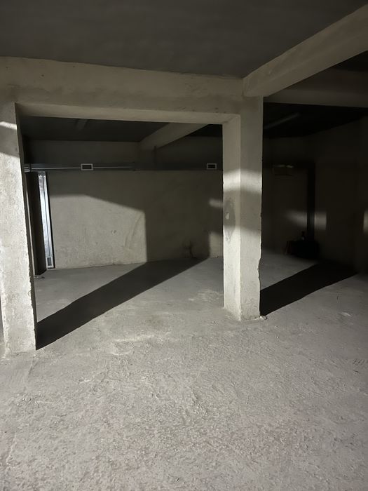 Дава се под наем Гараж / Паркомясто в Варна, Цветен квартал - 16 кв.м за 102 € - Снимка #1