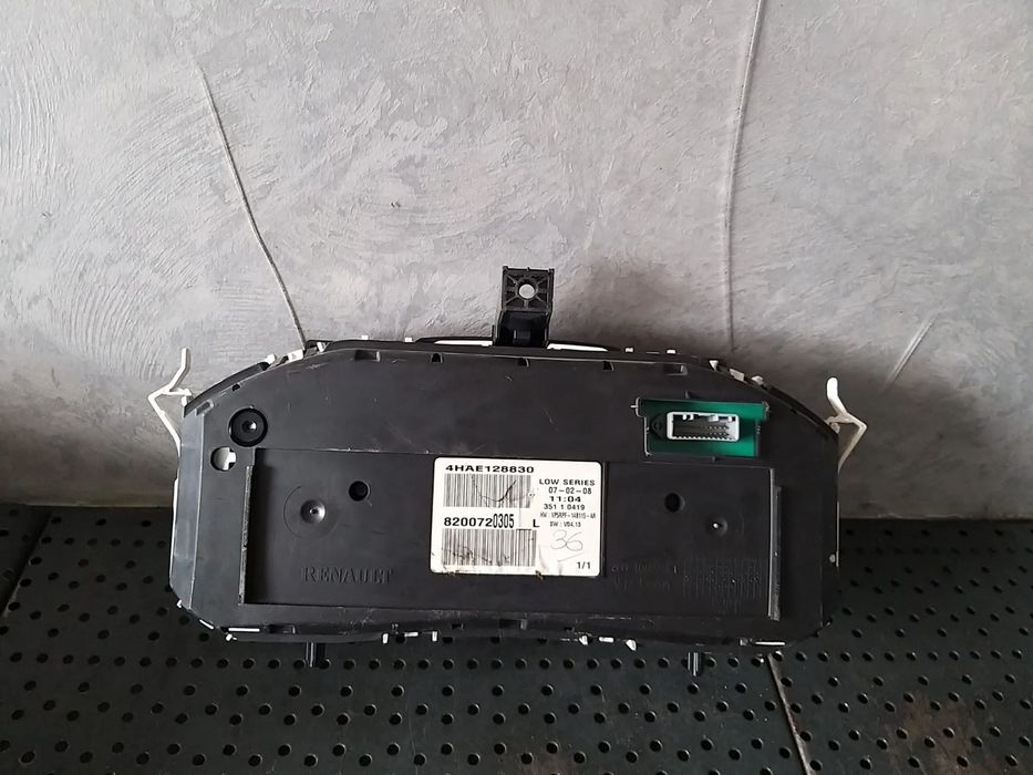 Ceasuri bord diesel renault megane 2 8200720305 35110419