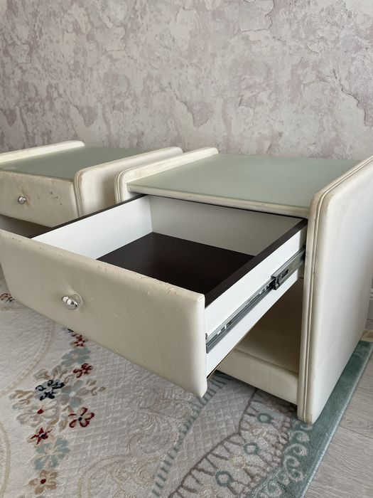 Тумба прикроватная