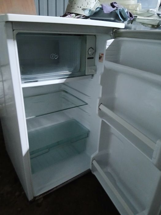 Мини холодильник LG.  Доставка есть.