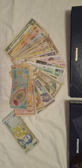 Colecția "BANI de pe MAPAMOND"