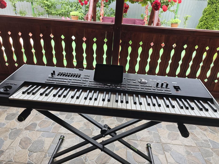 Vând korg pa4x internațional 76 clape