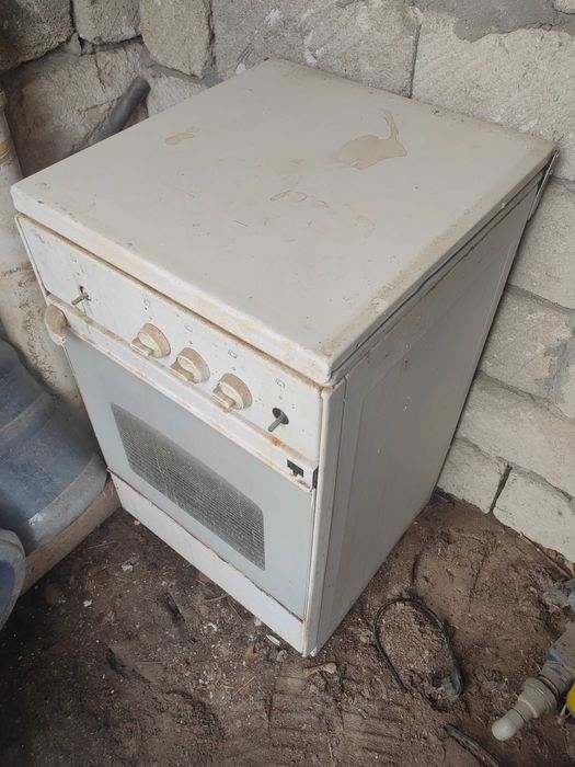 Газовая плита  рабочая