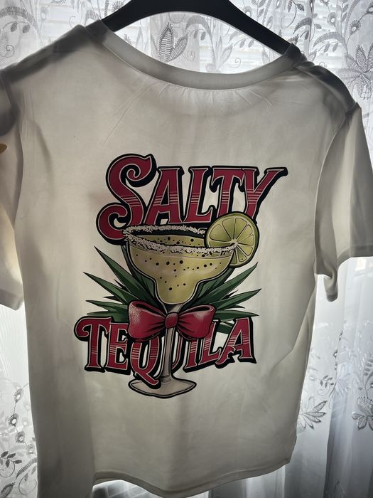 Правя разчистване на гардероба си и качвам някои дрехи на символични цени които са нови или носени броени пъти!(размерL/M/S)