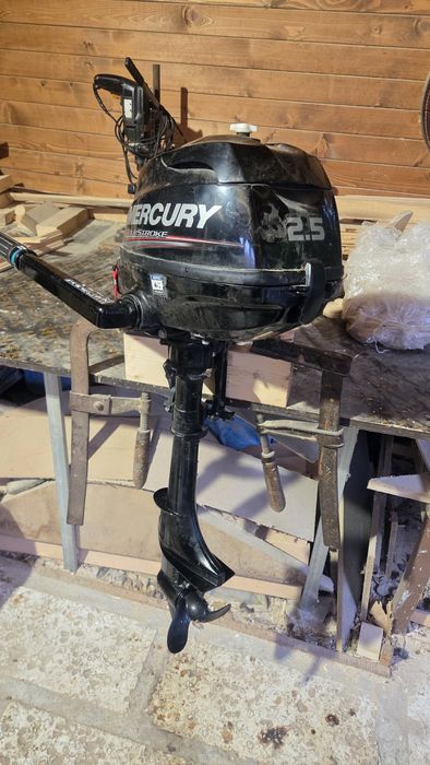 Извънбордов двигател