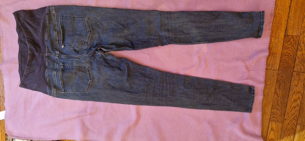 Blugi pentru gravide H&M.Material elastic