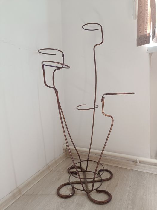 Цветочница кованная