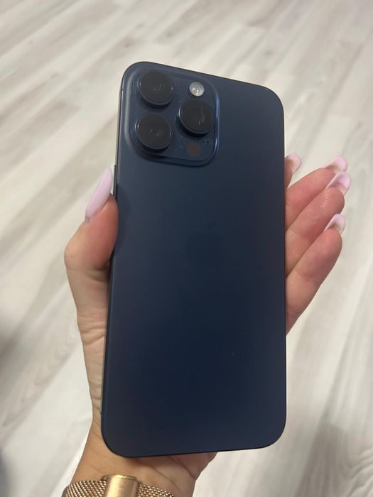 Vand iPhone 15 Pro Max