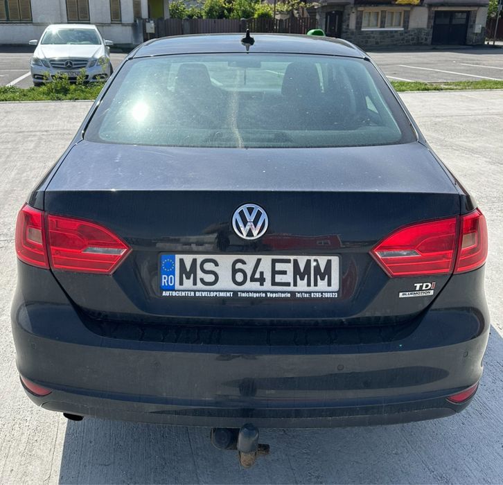 VW Jetta - 1.6 diesel (an 2012)