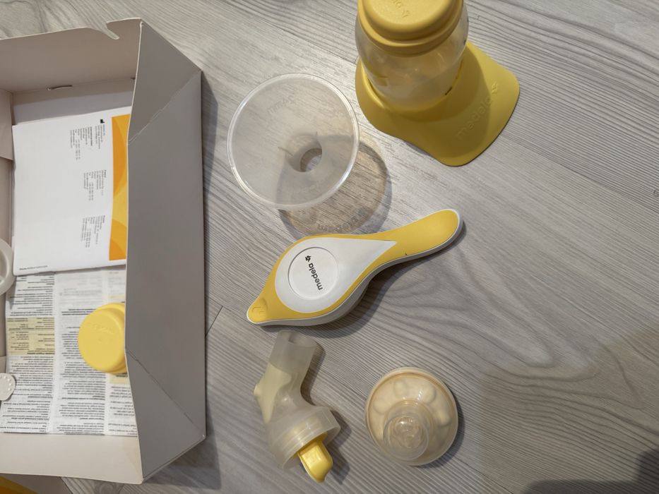 Молокоотсос ручной Medela Harmony