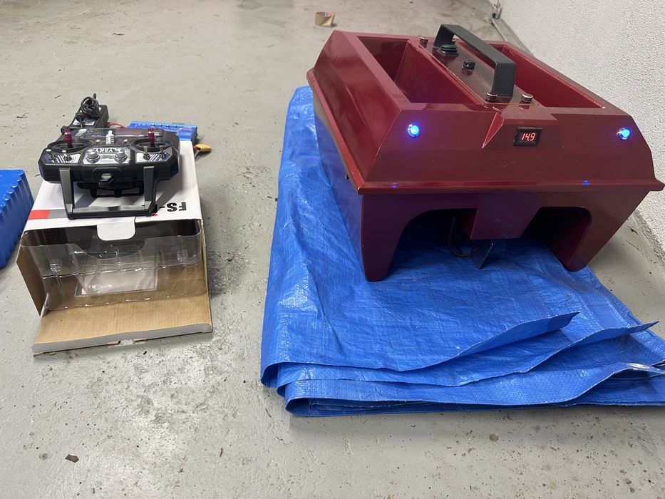 Navomodel plantan catamaran RC Fibră de Sticlă  + Autopilot GPS