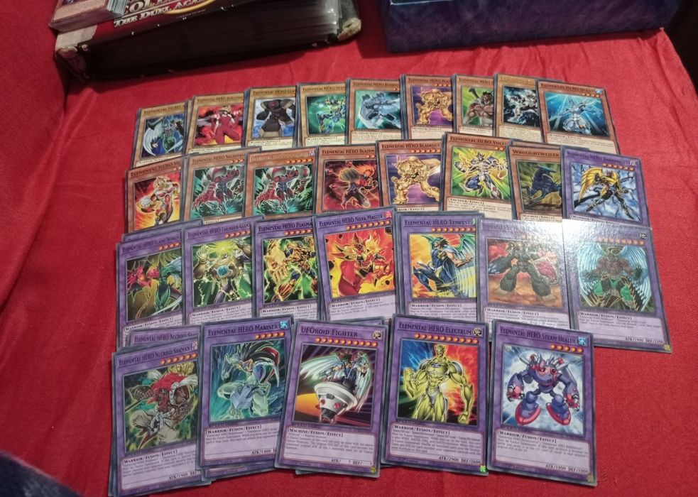 Yu-Gi-Oh core decks, Югио карти