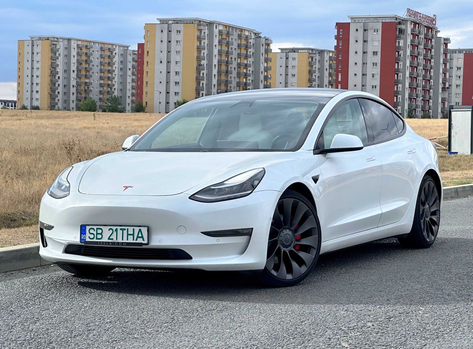 TESLA Model 3