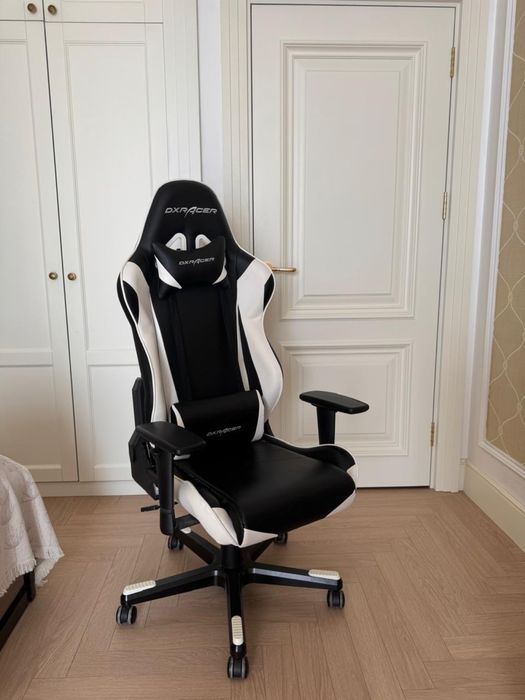 Компьютерное кресло DXRacer