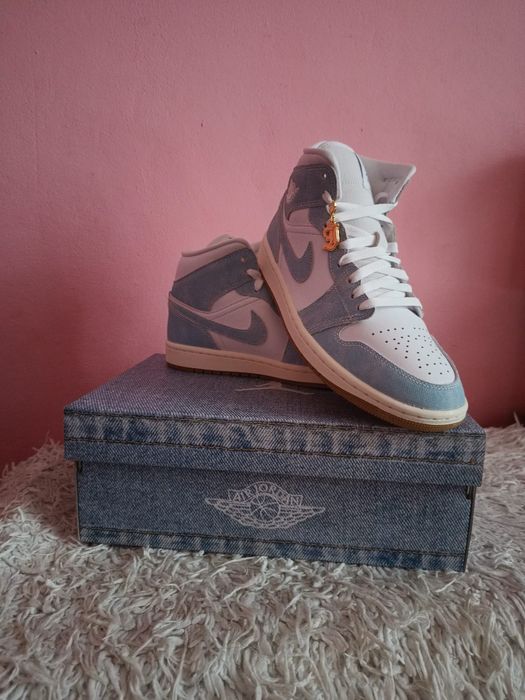 Adidași Nike Air Jordan 1 Denim