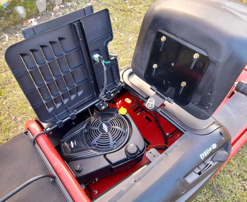 Tractoraș tuns iarba Minirider 60 E