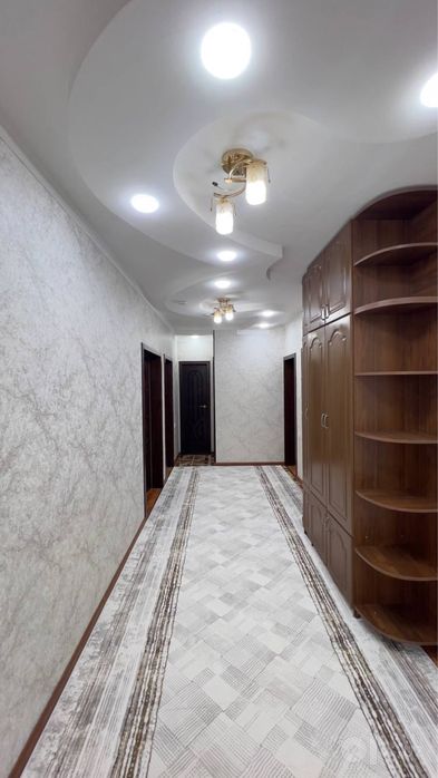 Шота Руставели 3 комнатная 2 этаж, 70м2. Кирпич. 77 серия. Ор-р Океан