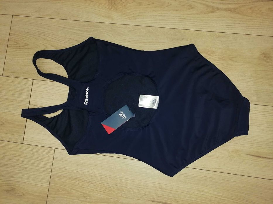 Нов цял бански Reebok