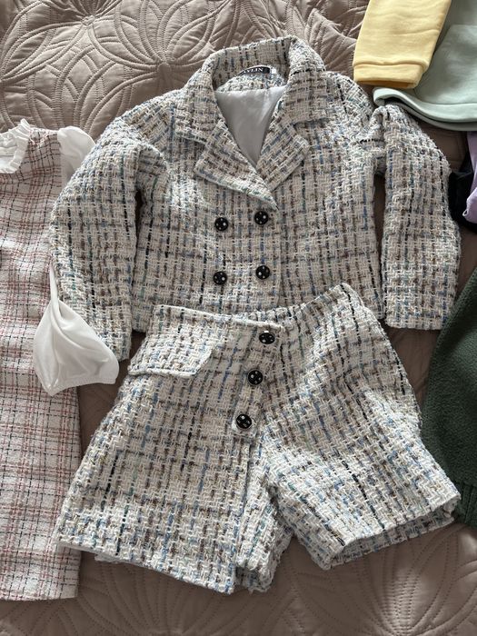 Продам пакет вещей для девочки рост 122