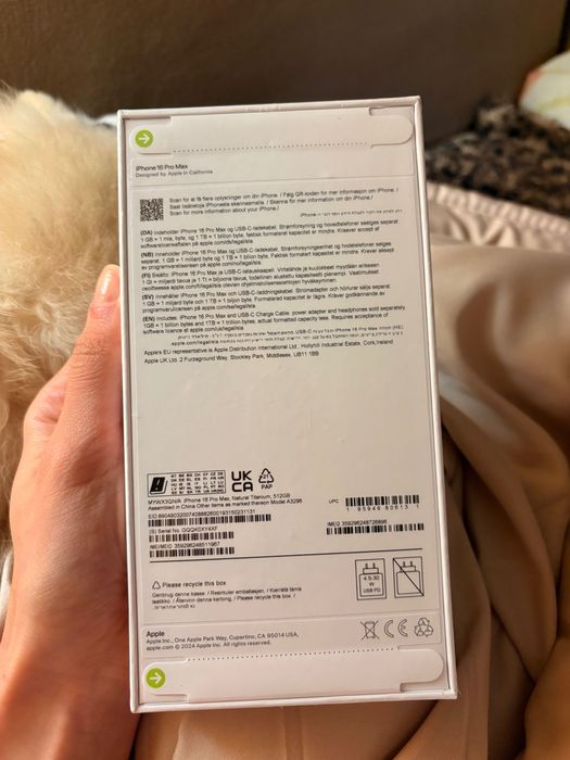 Продавам телефон iphone 16pro max