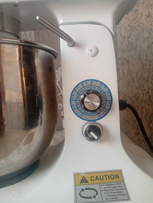 Тесто мешалка и миксер 7л