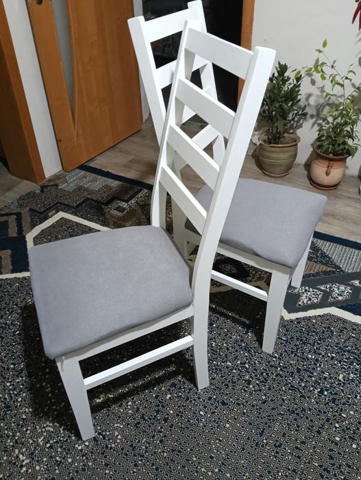 Продам стулья натуральное дерево