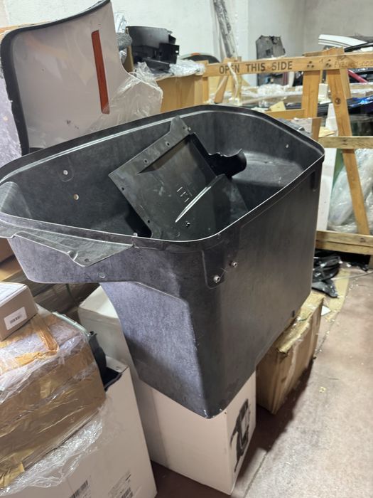 Нов леген багажник Chevrolet corvette c8