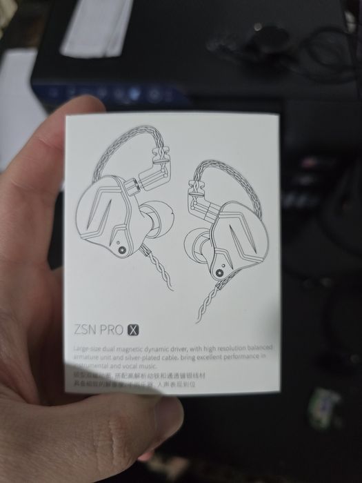 ZSN PRO X наушник