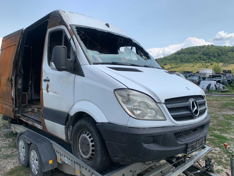 Dezmembrari Dezmembrez Piese piesa Dez Mercedes Srinter 906 2,2 309cdi