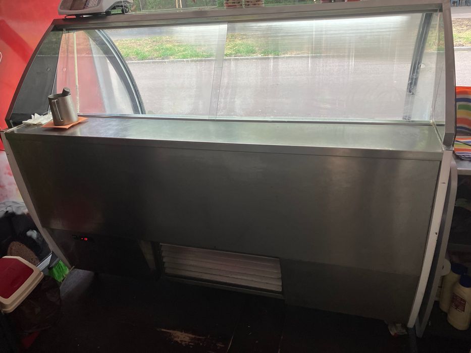 Витрина за сладолед 2броя