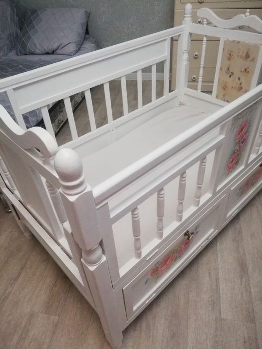 Детская кроватка