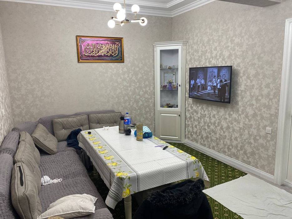 Yeng ozbekston bogin orqasida chiroyli shinam xovli