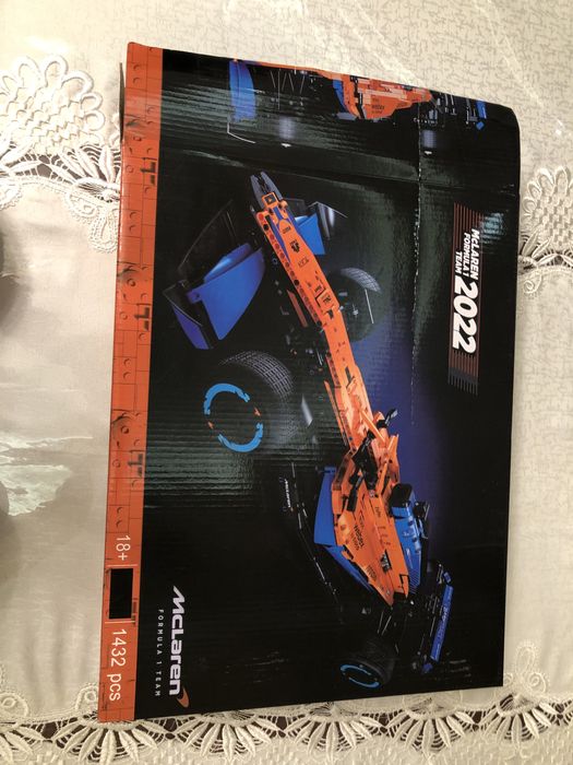 Lego Technic McLaren Formula 1 Race Car — Огромный болид F1