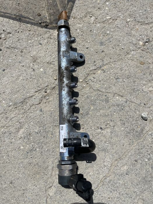 Rampa injectoare VW Passat 2.0tdi CBA 03L130089