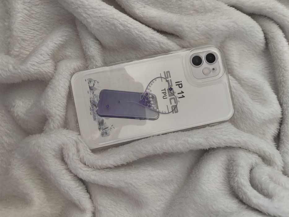 Два калъфа за iPhone 11