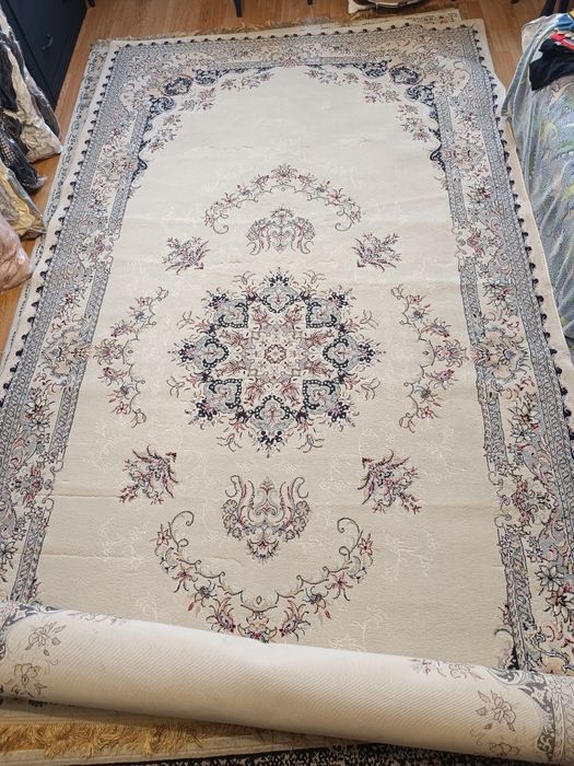 Продам ковёр.Размер 3.2*2