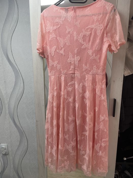 Рокля на пеперуди розова