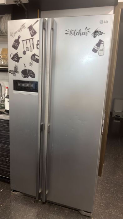LG  холодильник 2 дверный