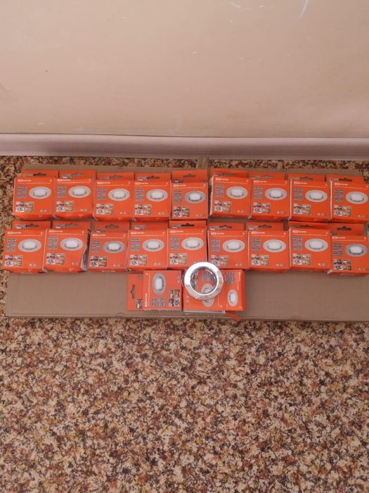 Споты потолочные и Лэд лампочки..