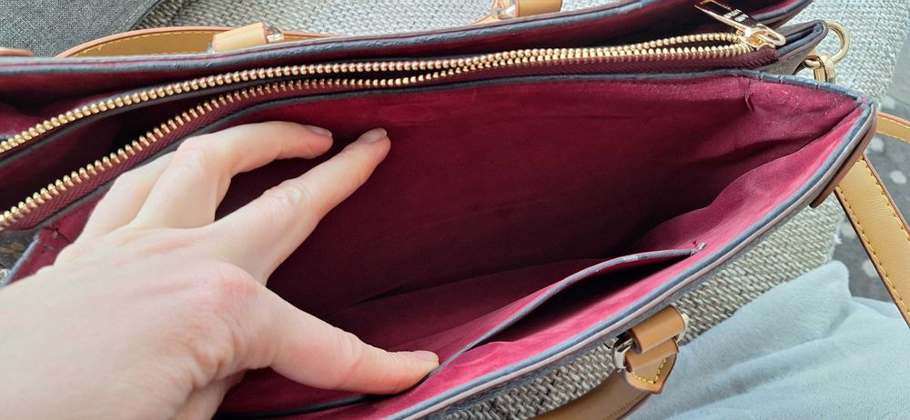 Стилна дамска чанта