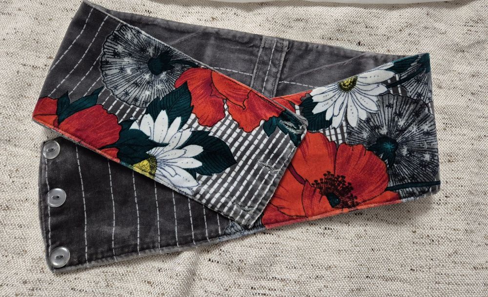 Costum popular (poale)